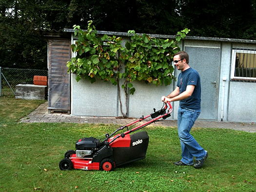 Rasen düngen - Neue Kraft im Frühjahr - Die Gartenoase